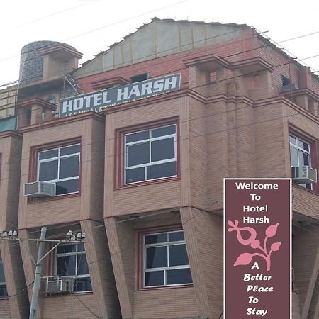 Harsh Hotel Suratgarh Eksteriør billede