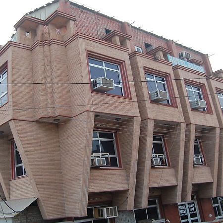 Harsh Hotel Suratgarh Eksteriør billede