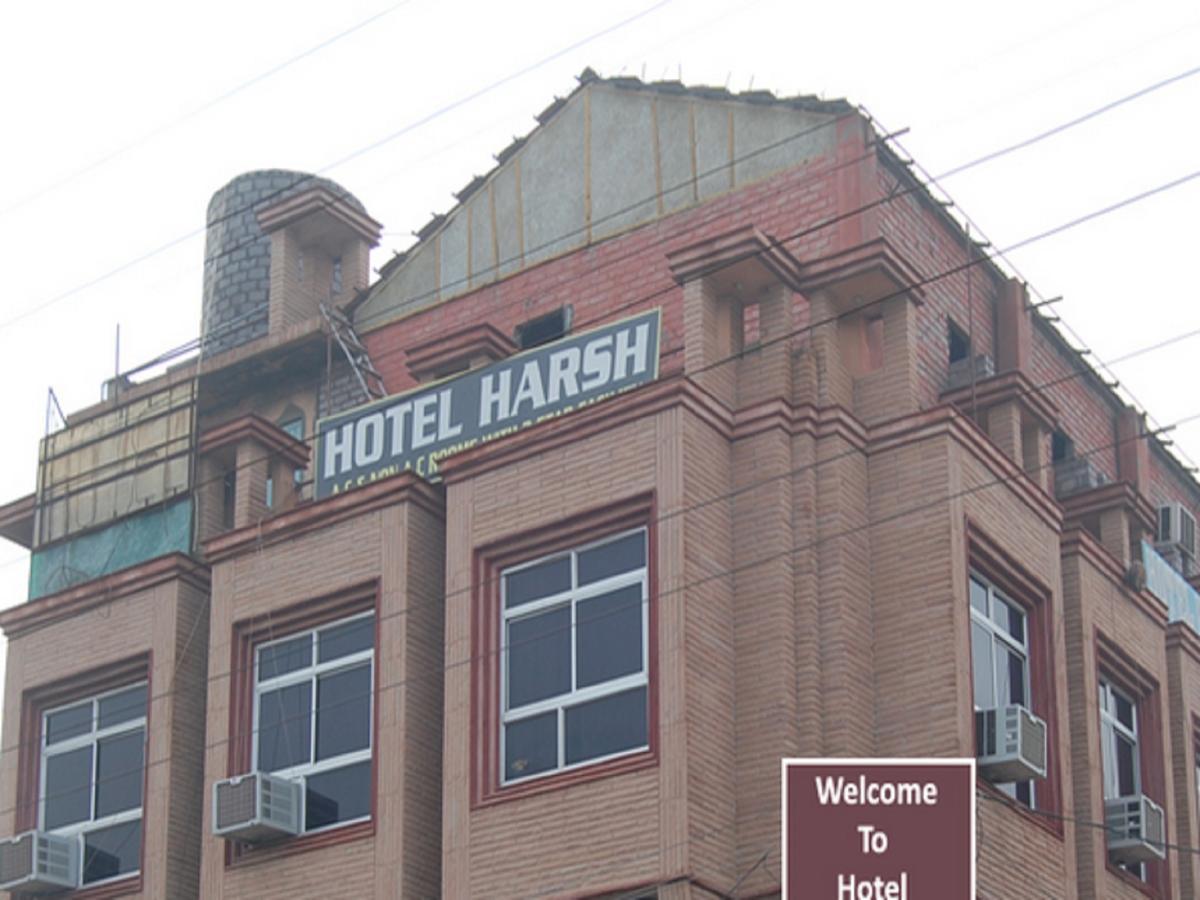 Harsh Hotel Suratgarh Eksteriør billede